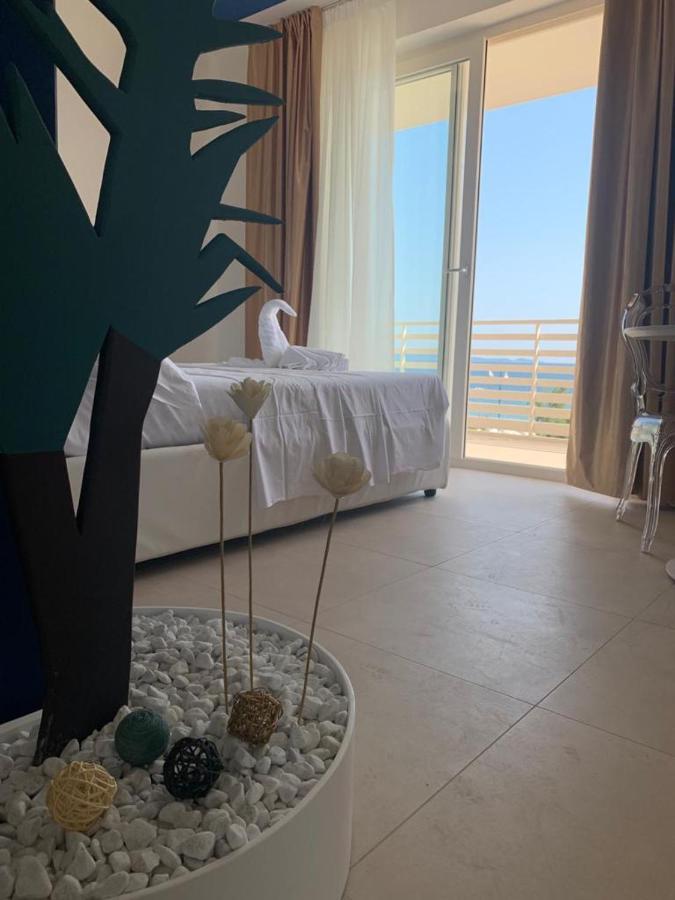 Hotel Lido Фолоника Екстериор снимка