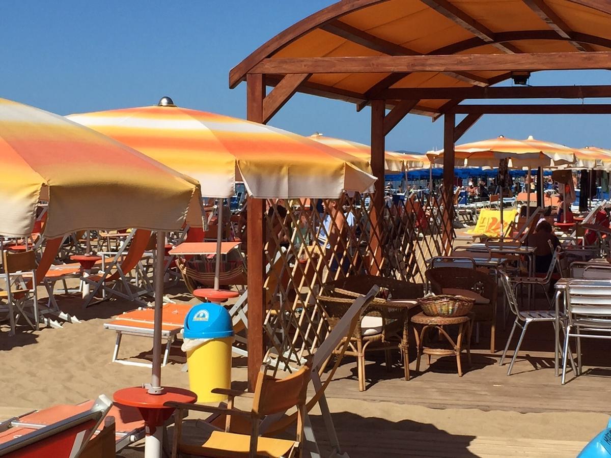 Hotel Lido Фолоника Екстериор снимка