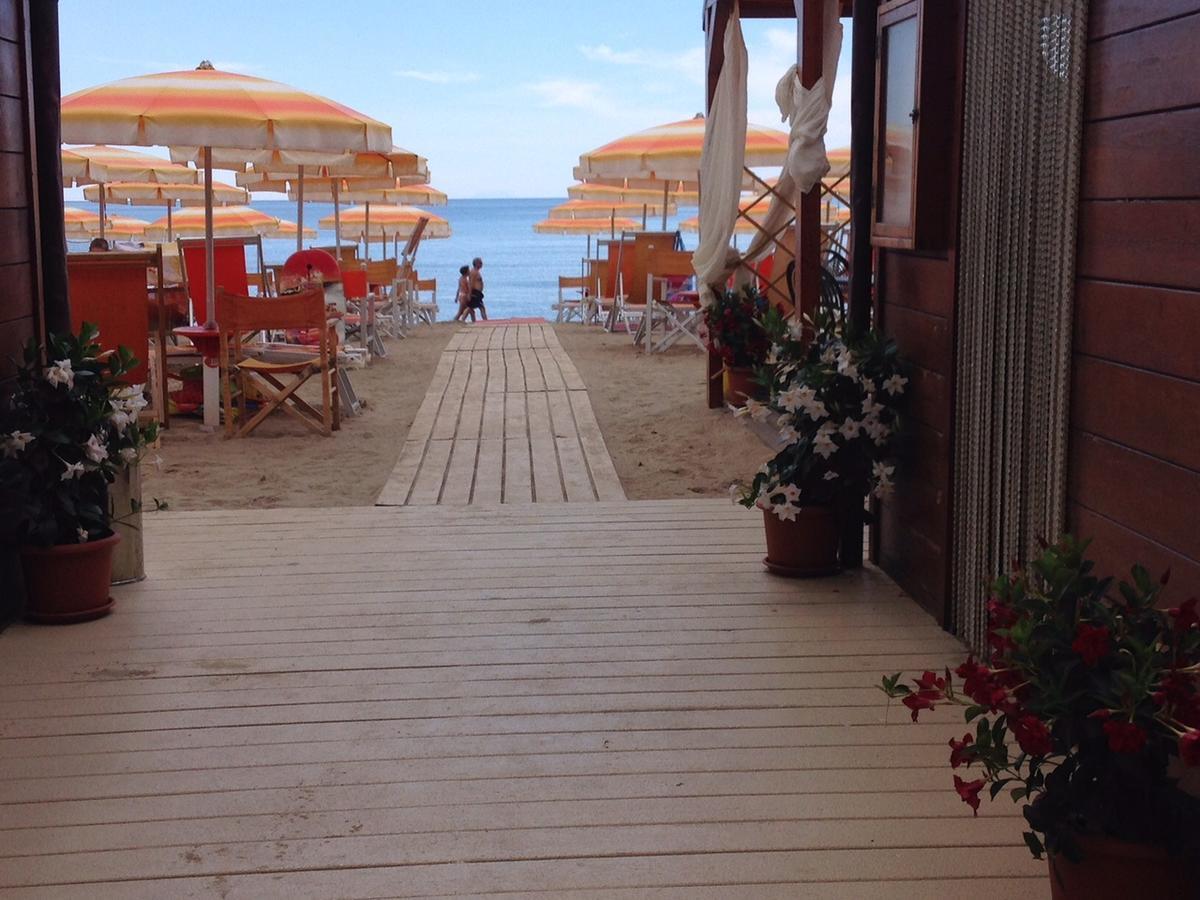 Hotel Lido Фолоника Екстериор снимка