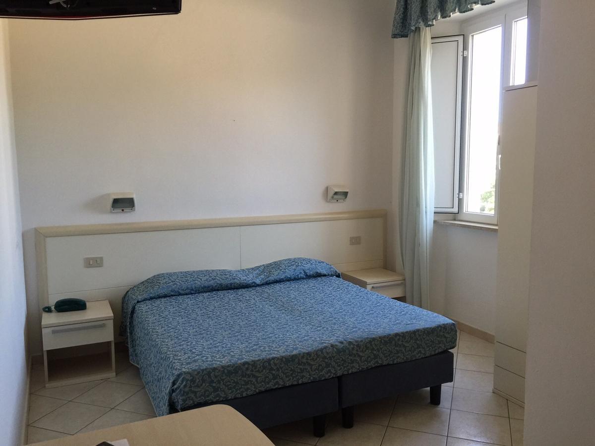 Hotel Lido Фолоника Екстериор снимка