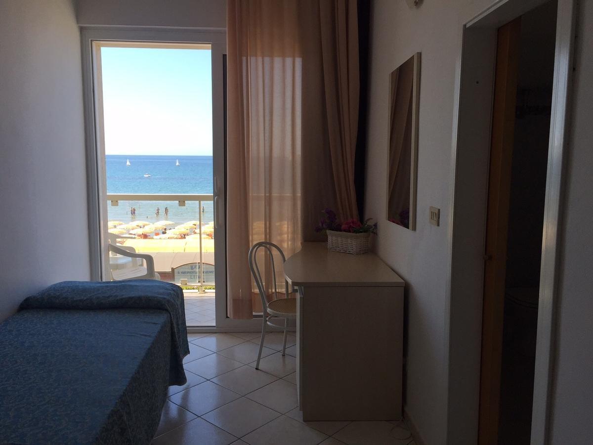 Hotel Lido Фолоника Екстериор снимка