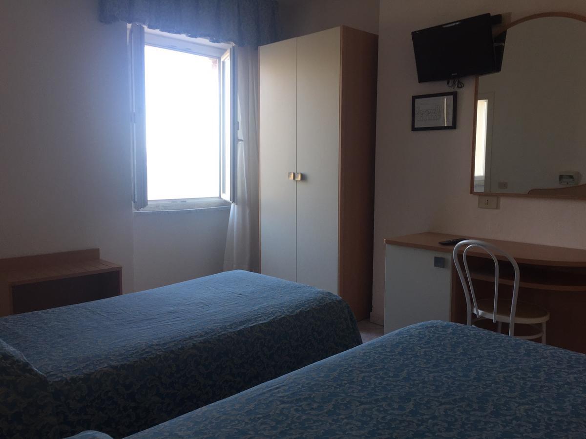 Hotel Lido Фолоника Екстериор снимка